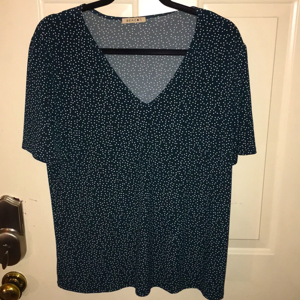 Beacon Dark Green Top Size XL. Never worn